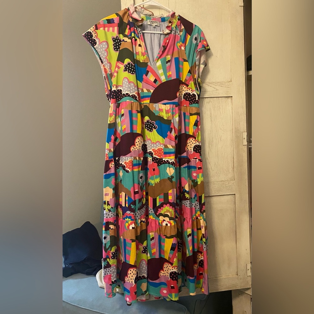 Wow! One of the original amazing Crosby prints on this maxi dress with pockets!